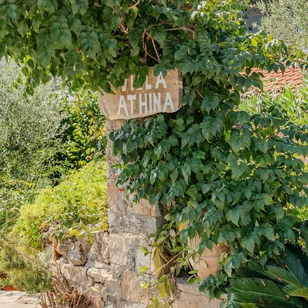 Athina Istron